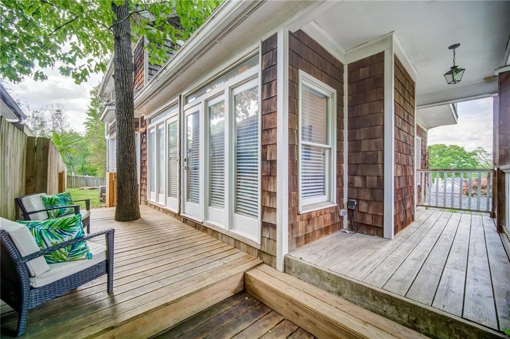 2 bedroom, 2 bathroom, 1,132 sq ft townhouse sold at 770 BARNETT Street, Atlanta, GA 30306