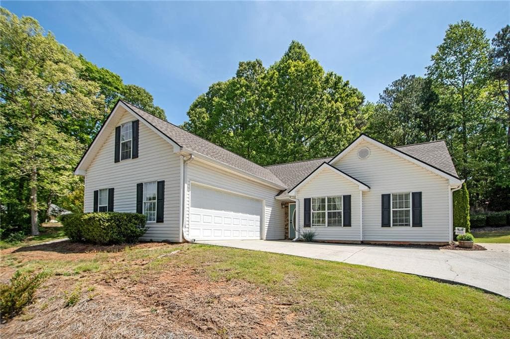 4639 Fox Forrest Drive, Flowery Branch, GA 30542 — most recent listing photo