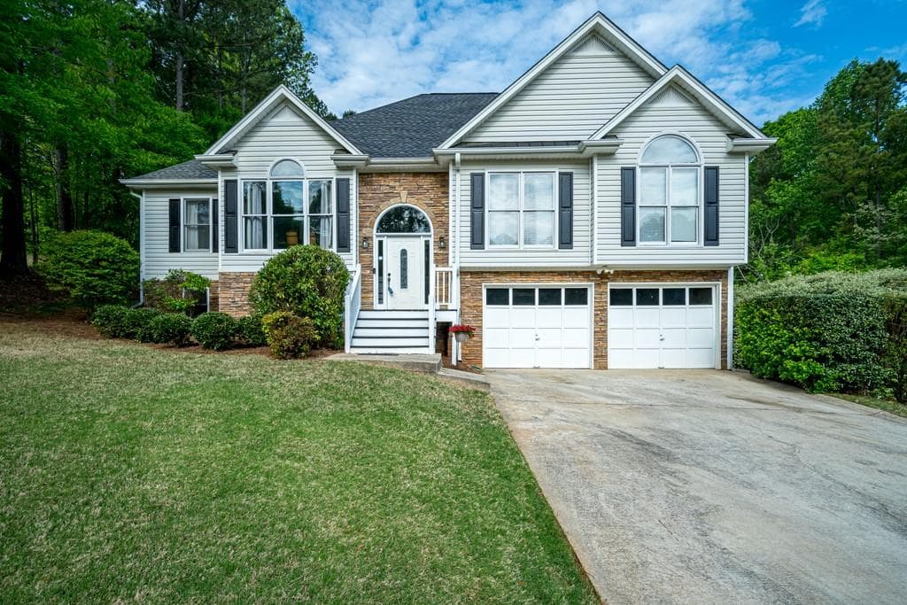 4 bedroom, 3 bathroom, 2,524 sq ft single family residence sold at 520 Warrenton Drive, Douglasville, GA 30134
