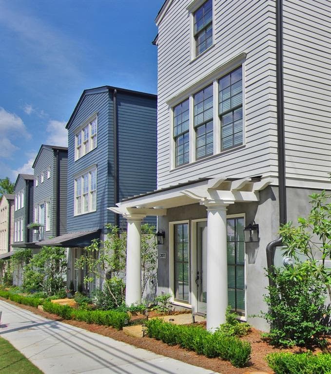 2 bedroom, 3 bathroom townhouse sold at 218 Colebrook Street 37, Atlanta, GA 30307