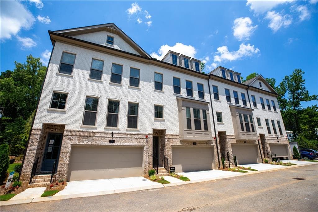3 bedroom, 3 bathroom, 2,468 sq ft townhouse sold at 210 Mitchell Lane 55, Woodstock, GA 30188