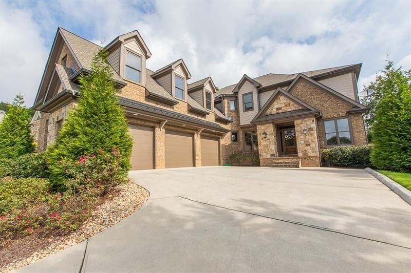 5 bedroom, 4 bathroom, 4,200 sq ft single family residence sold at 4868 Grandview Court, Flowery Branch, GA 30542