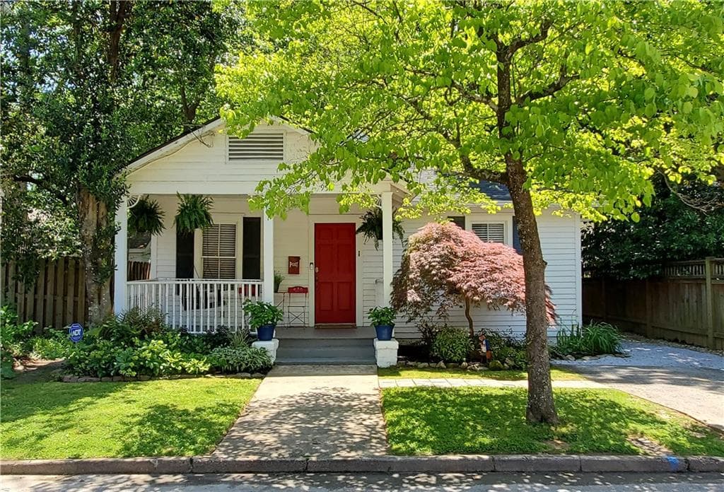 2 bedroom, 2 bathroom, 1,408 sq ft single family residence sold at 951 Los Angeles Avenue, Atlanta, GA 30306
