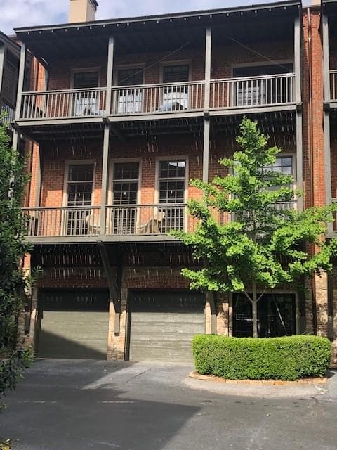 3 bedroom, 4 bathroom, 3,300 sq ft townhouse sold at 235 Founders Mill Court, Roswell, GA 30075
