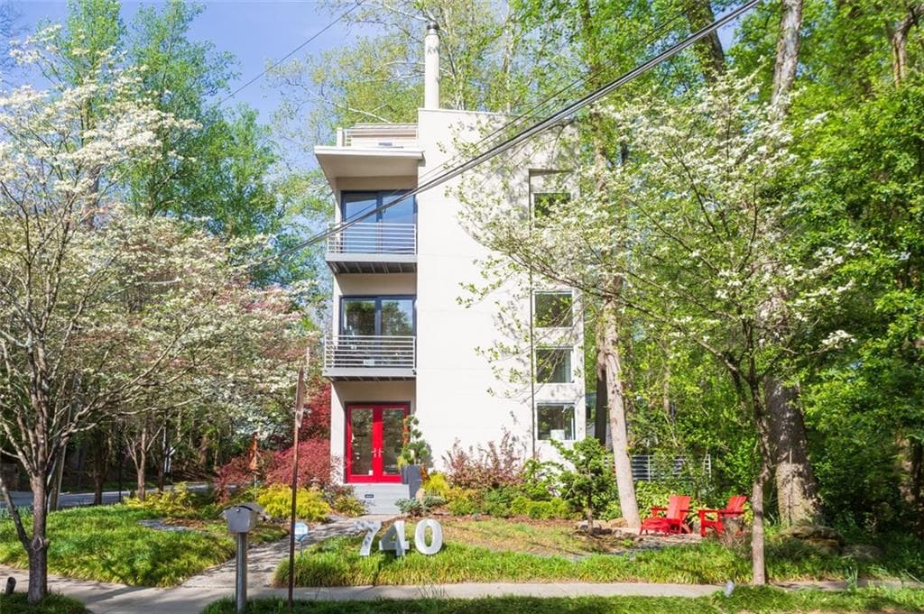 4 bedroom, 5 bathroom, 3,351 sq ft single family residence sold at 740 San Antonio Drive, Atlanta, GA 30306