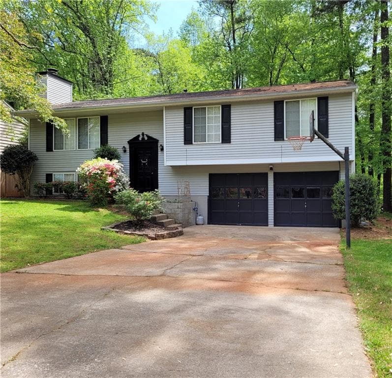 3 bedroom, 4 bathroom, 1,920 sq ft single family residence sold at 305 Hembree Forest Circle, Roswell, GA 30076