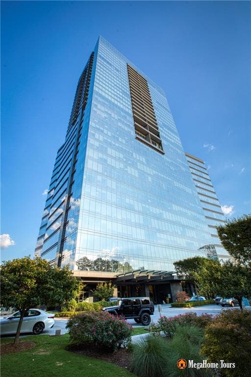 2 bedroom, 3 bathroom, 1,638 sq ft condominium sold at 3630 Peachtree Road 2207, Atlanta, GA 30326