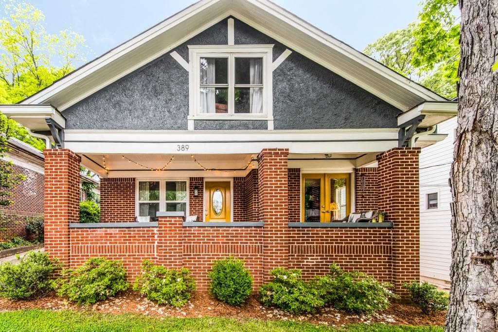5 bedroom, 3 bathroom, 2,422 sq ft single family residence sold at 389 Altoona Place, Atlanta, GA 30310