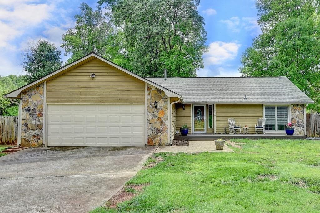 220 Maize Field Court, Johns Creek, GA 30022 — most recent listing photo