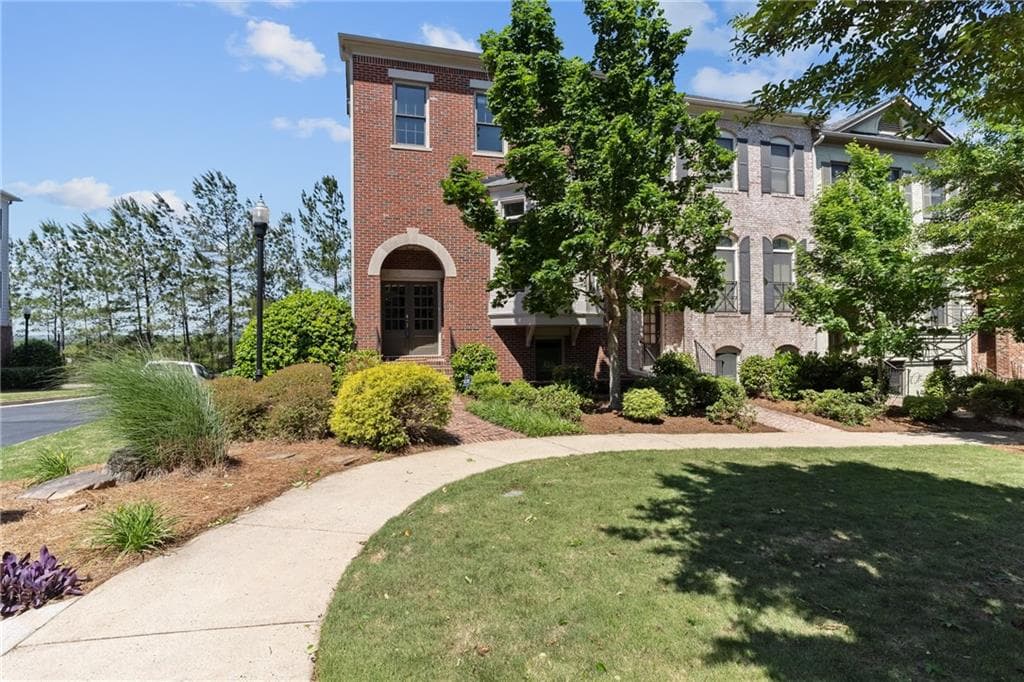153 W Ridge Way, Roswell, GA 30076 — most recent listing photo