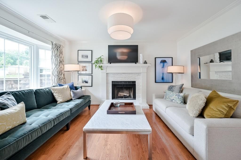 3 bedroom, 2 bathroom, 1,515 sq ft condominium sold at 1008 Sasha Lane, Roswell, GA 30075