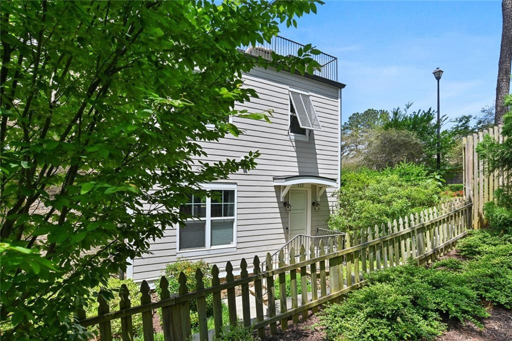3 bedroom, 5 bathroom, 3,369 sq ft townhouse sold at 112 Canton Way, Roswell, GA 30075