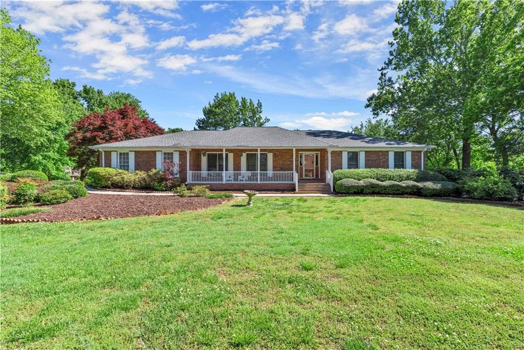 5 bedroom, 4 bathroom, 4,000 sq ft single family residence sold at 165 Saddle Creek Drive, Roswell, GA 30076