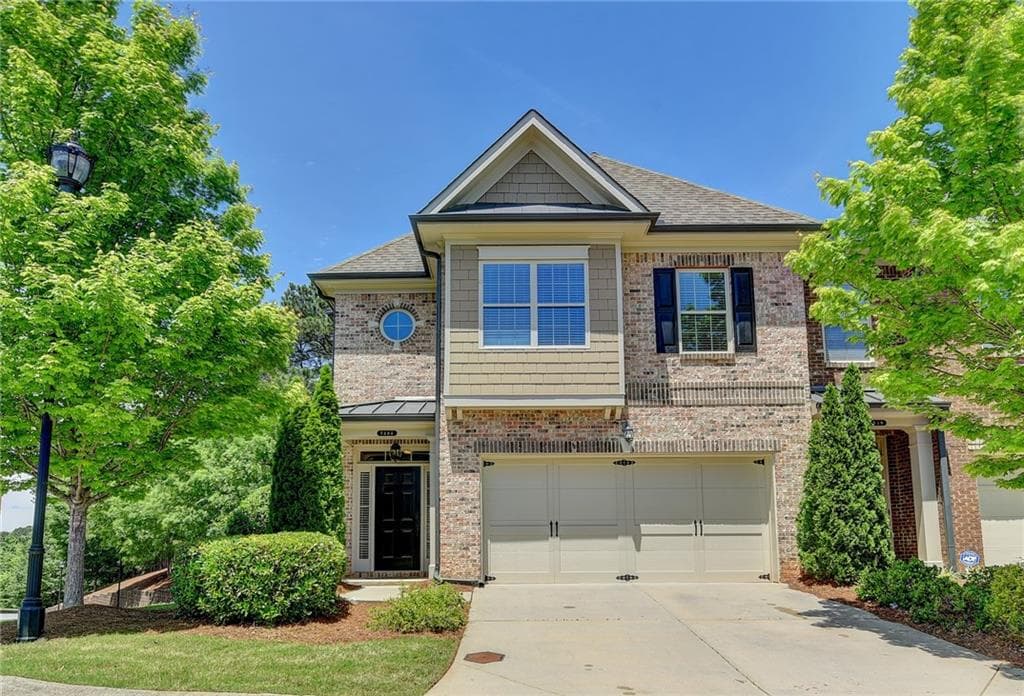 3 bedroom, 3 bathroom, 2,138 sq ft townhouse sold at 7500 GLISTEN Avenue, Atlanta, GA 30328