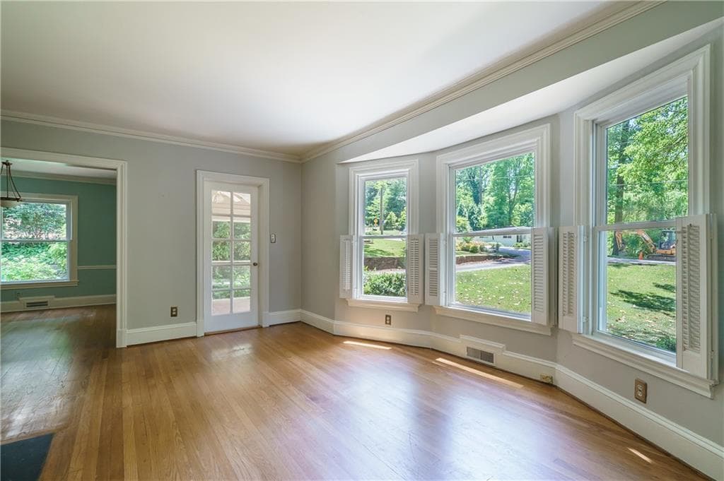 3 bedroom, 3 bathroom, 1,670 sq ft single family residence sold at 214 Alberta Drive, Atlanta, GA 30305