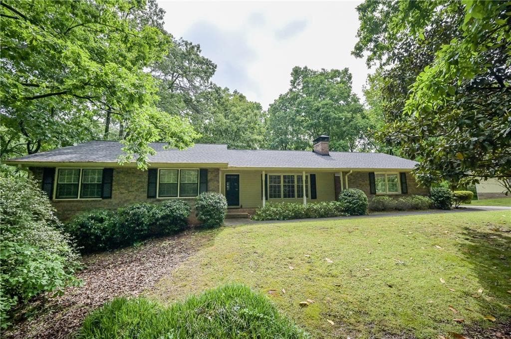 915 Hunterhill Drive, Roswell, GA 30075 — most recent listing photo