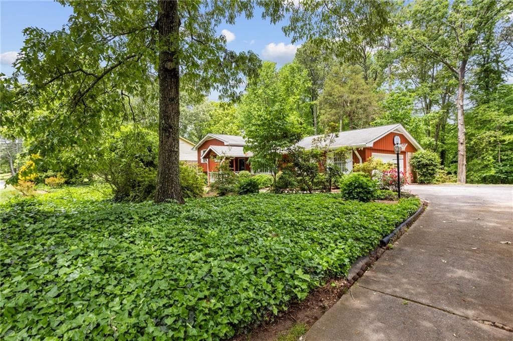 4095 Manor House Drive, Marietta, GA 30062 — most recent listing photo