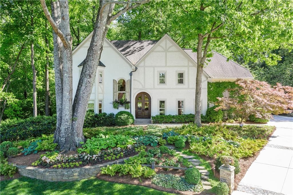 130 Bayvale Court, Sandy Springs, GA 30328 — most recent listing photo