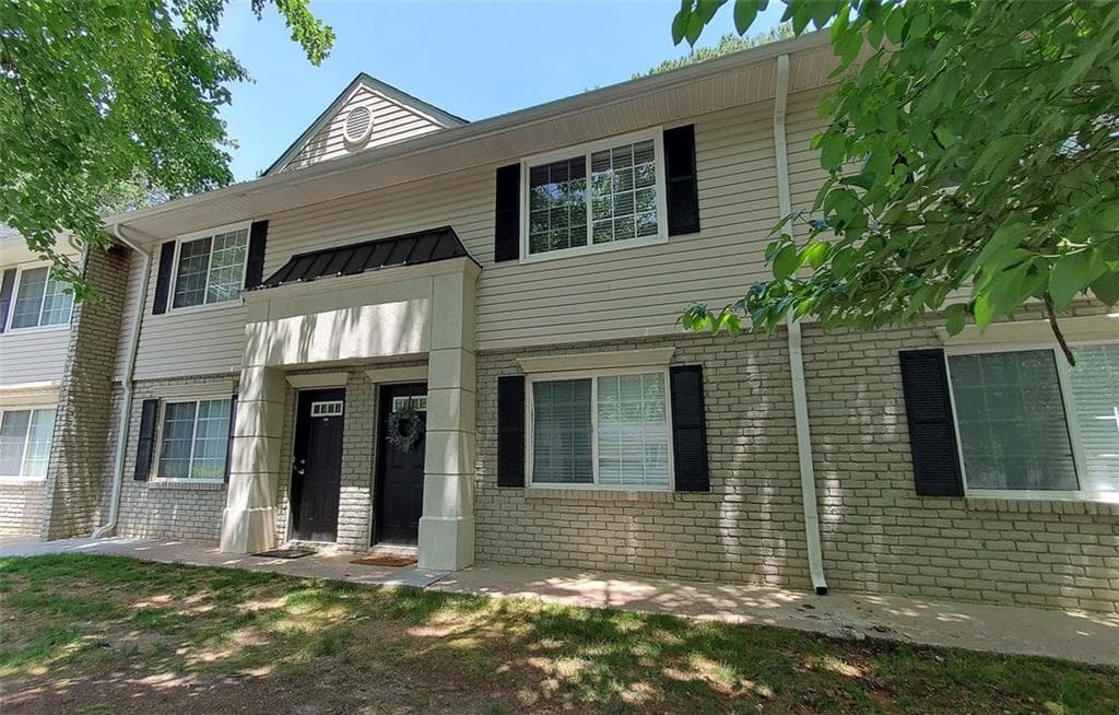 2 bedroom, 2 bathroom, 1,000 sq ft townhouse sold at 6940 ROSWELL Road 16B, Atlanta, GA 30328