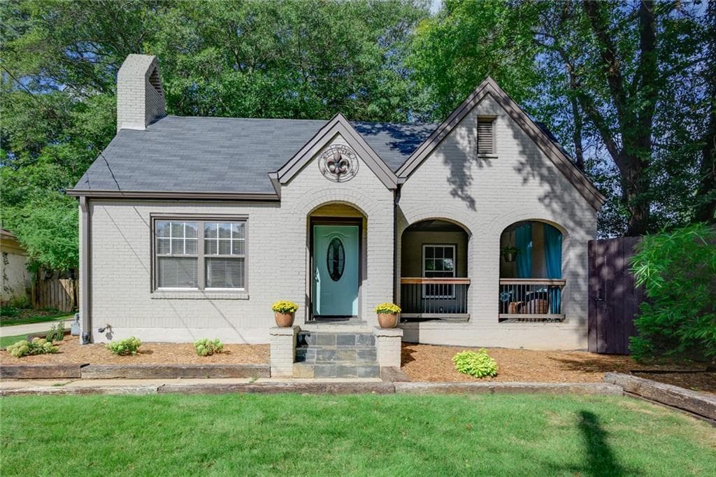 2 bedroom, 3 bathroom, 1,924 sq ft single family residence sold at 305 McPherson Place, Atlanta, GA 30316