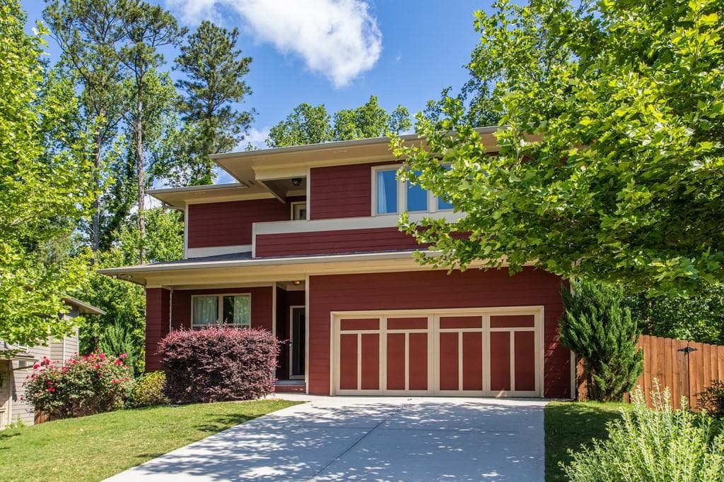 5 bedroom, 4 bathroom, 3,208 sq ft single family residence sold at 1312 Lochland Court, Atlanta, GA 30316