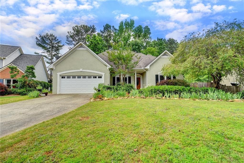 3 bedroom, 2 bathroom, 1,775 sq ft single family residence sold at 2890 Ivey Oaks Lane, Roswell, GA 30076
