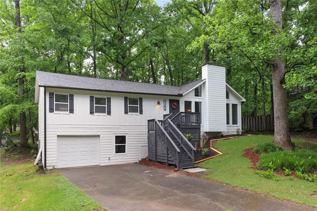 3 bedroom, 2 bathroom, 1,807 sq ft single family residence sold at 1362 Natchez Trace, Marietta, GA 30008