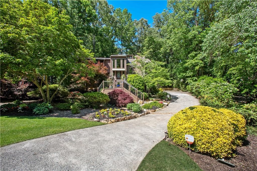 1598 Sandpoint Drive, Roswell, GA 30075 — most recent listing photo