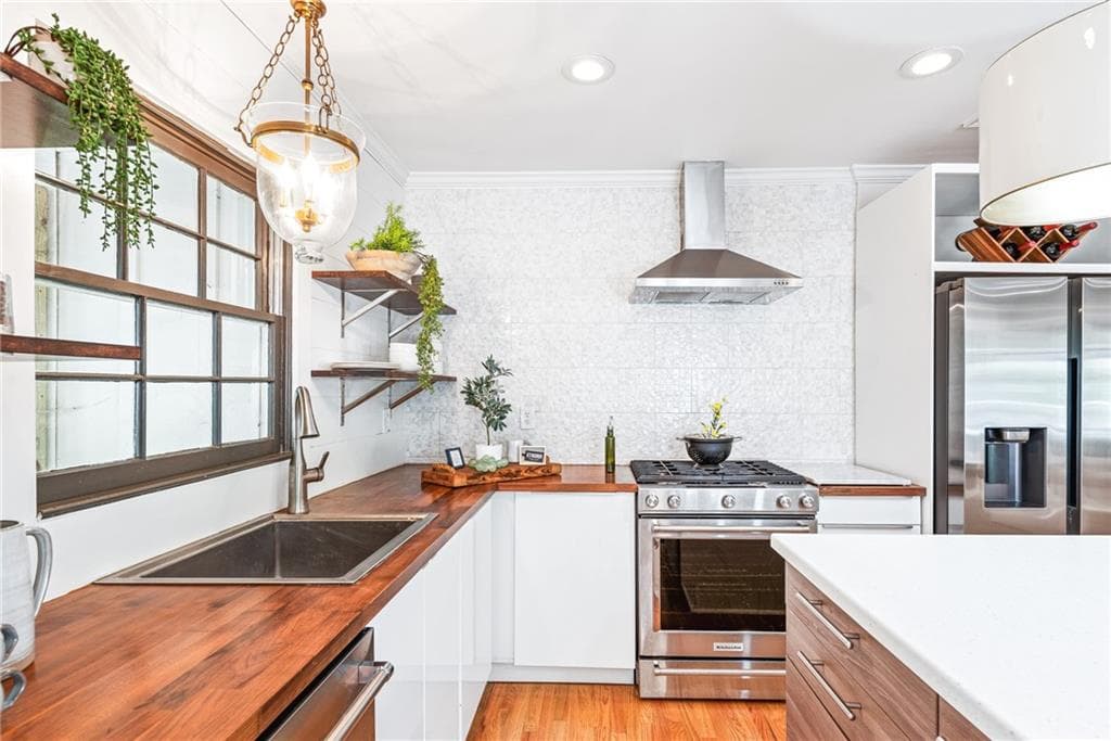 3 bedroom, 2 bathroom, 1,890 sq ft single family residence sold at 108 Terrace Drive, Atlanta, GA 30305