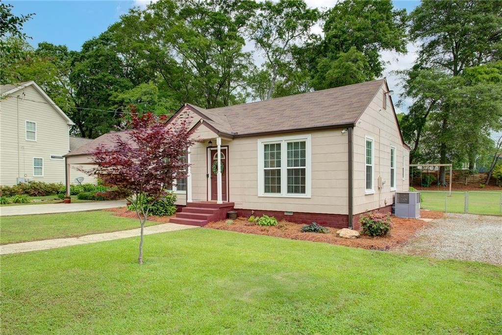 2 bedroom, 2 bathroom, 1,380 sq ft single family residence sold at 1467 Mimosa Circle, Smyrna, GA 30080