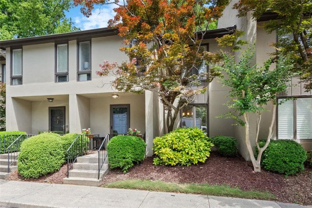 3 bedroom, 3 bathroom, 1,632 sq ft townhouse sold at 47 IVY Trail, Atlanta, GA 30342
