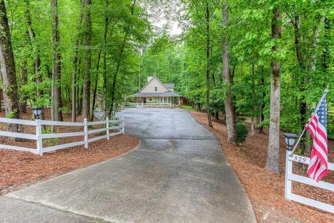 3 bedroom, 4 bathroom, 2,403 sq ft single family residence sold at 529 Mars Hill Road, Powder Springs, GA 30127