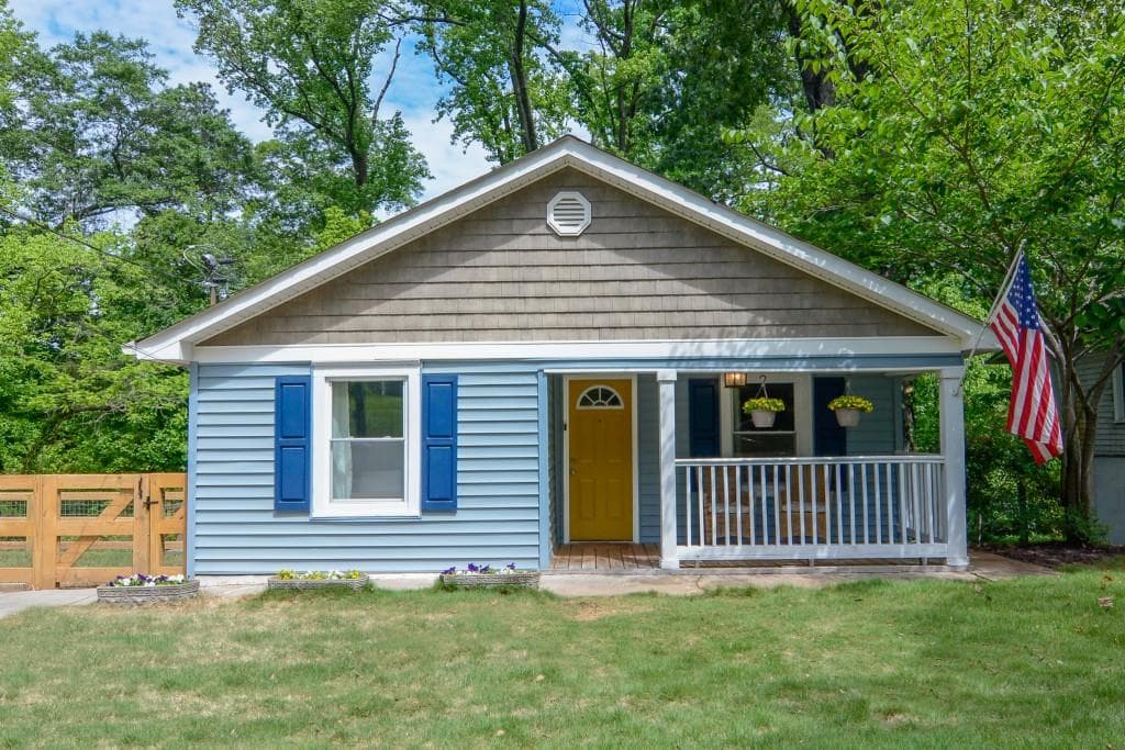 3 bedroom, 2 bathroom, 1,303 sq ft single family residence sold at 2635 Church Street, Atlanta, GA 30318