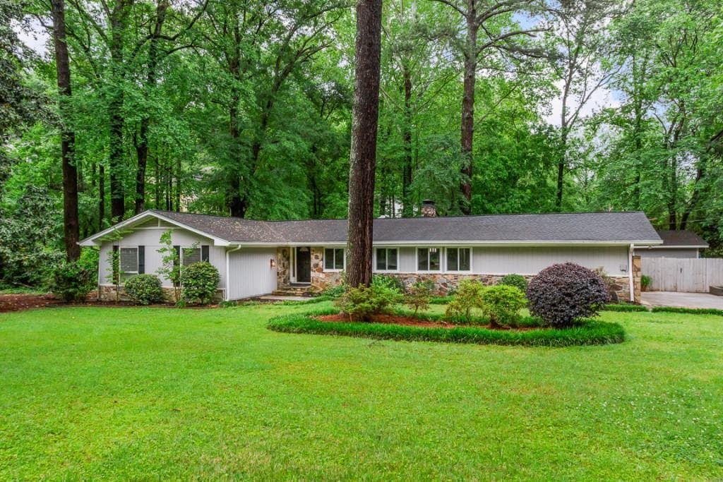 3 bedroom, 2 bathroom, 1,848 sq ft single family residence sold at 3827 W Nancy Creek Court, Brookhaven, GA 30319