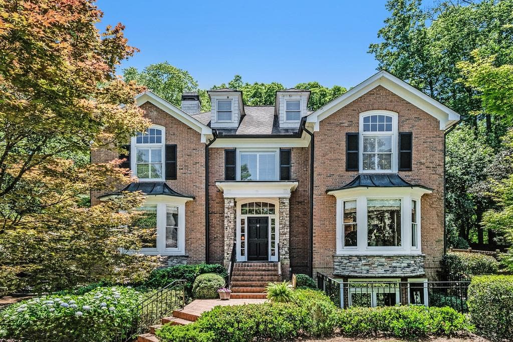 6 bedroom, 7 bathroom, 3,940 sq ft single family residence sold at 1870 Windham Park, Atlanta, GA 30324