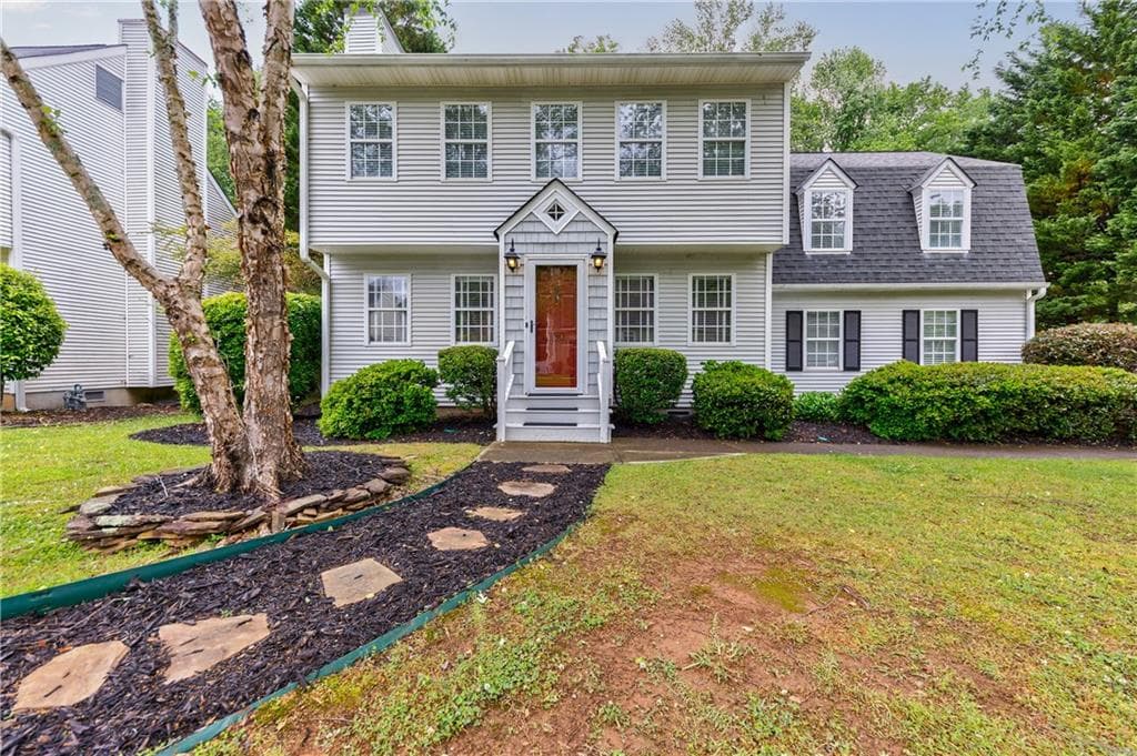3 bedroom, 3 bathroom, 1,680 sq ft single family residence sold at 180 Park Bridge Lane, Roswell, GA 30075