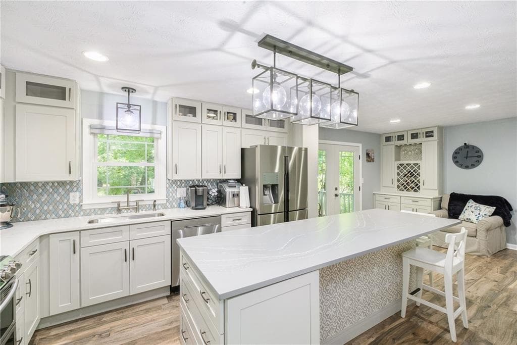 3 bedroom, 3 bathroom, 2,070 sq ft single family residence sold at 6869 Lockridge Drive, Atlanta, GA 30360