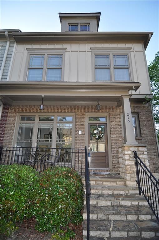 215 Mystic Ridge Hill, Sandy Springs, GA 30342 — most recent listing photo