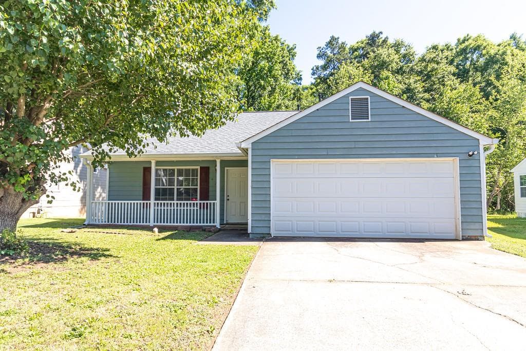 67 Hampton Oaks Drive, Hampton, GA 30228 — most recent listing photo
