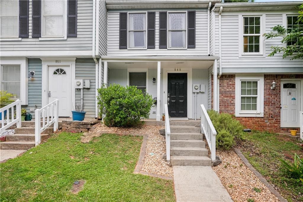 2 bedroom, 2 bathroom, 990 sq ft townhouse sold at 849 Regal Path Lane, Decatur, GA 30030