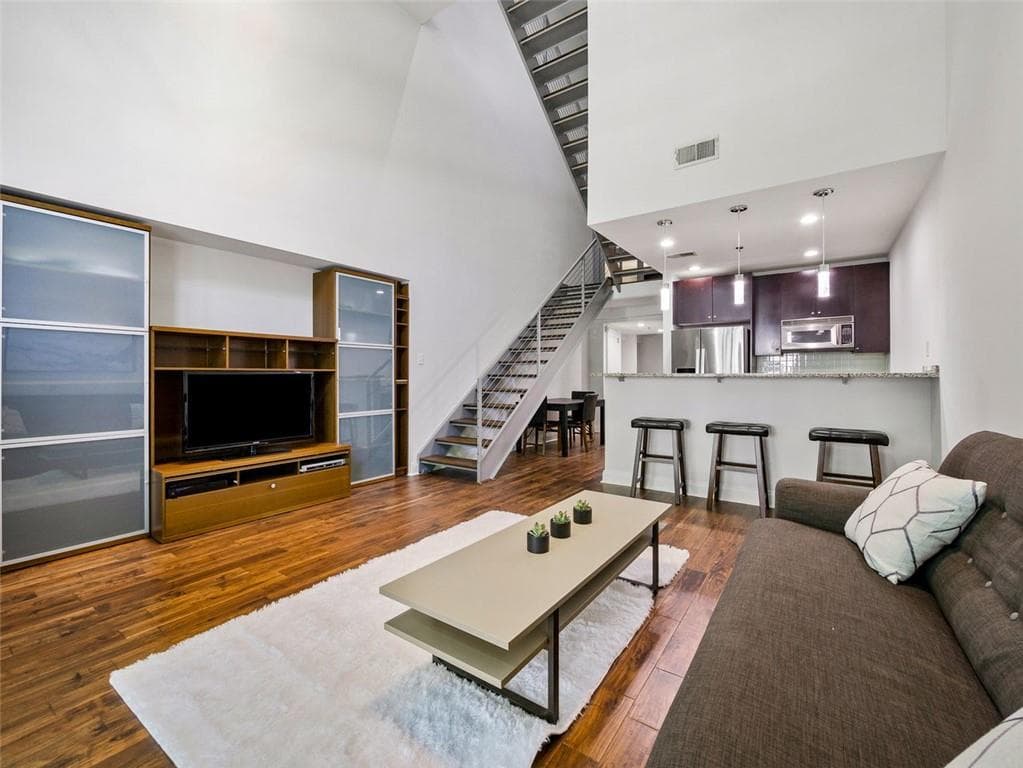 2 bedroom, 2 bathroom, 1,465 sq ft condominium sold at 905 JUNIPER Street 117, Atlanta, GA 30309