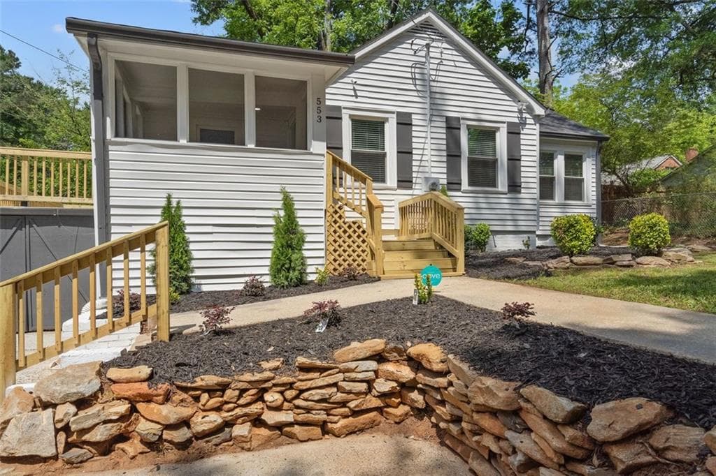 3 bedroom, 2 bathroom, 1,146 sq ft single family residence sold at 553 MARKTREY Place, Atlanta, GA 30318