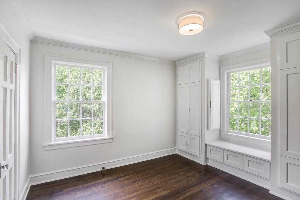2 bedroom, 1 bathroom, 970 sq ft condominium sold at 8 Collier Road B2, Atlanta, GA 30309