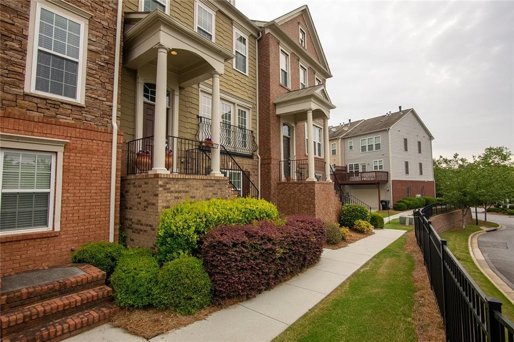 3 bedroom, 4 bathroom, 1,848 sq ft townhouse sold at 2150 Wylmoor Way, Smyrna, GA 30080