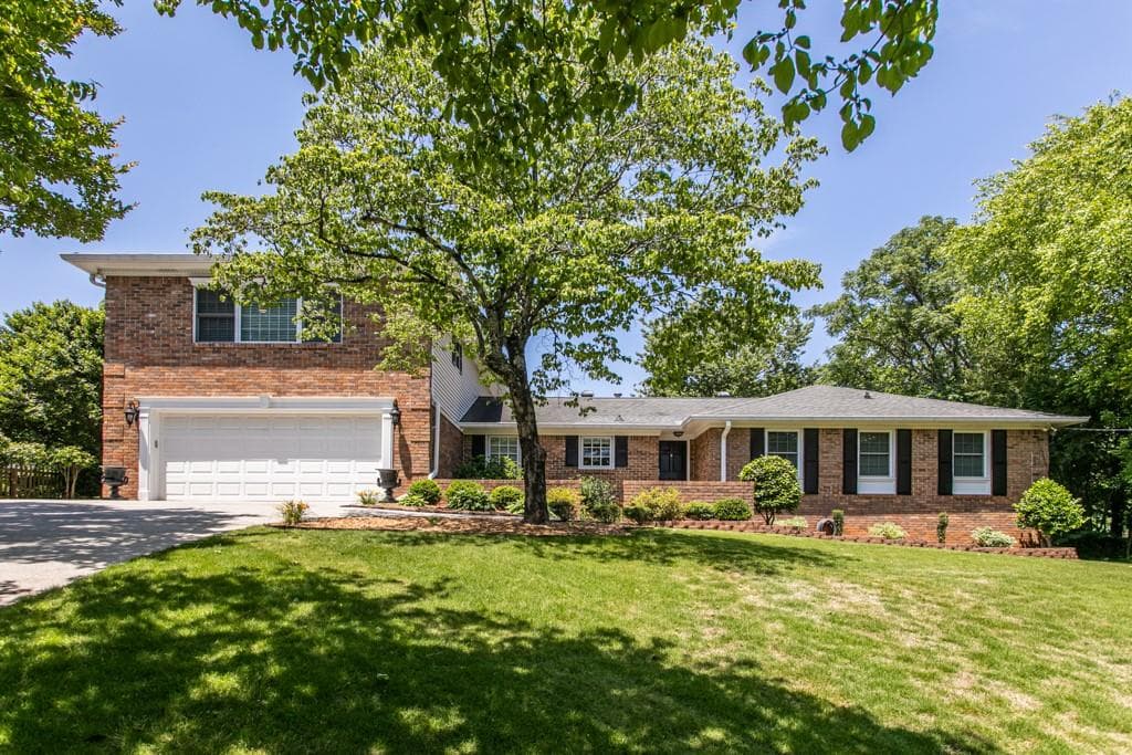 2541 Kingsland Court, Dunwoody, GA 30360 — most recent listing photo