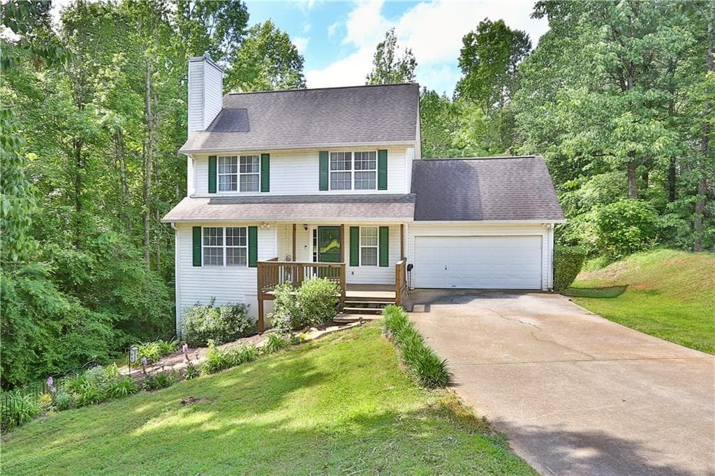 3 bedroom, 3 bathroom, 1,818 sq ft single family residence sold at 5420 Palmetto Court, Flowery Branch, GA 30542