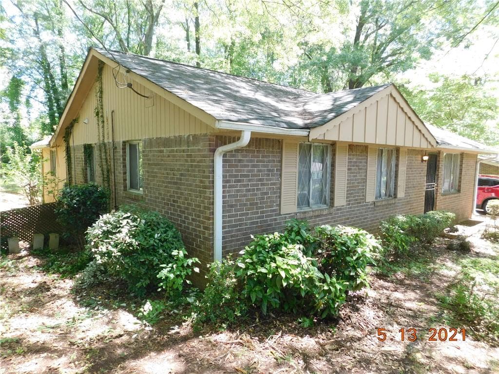 3 bedroom, 2 bathroom, 1,342 sq ft single family residence sold at 1900 Akron Drive, Atlanta, GA 30315
