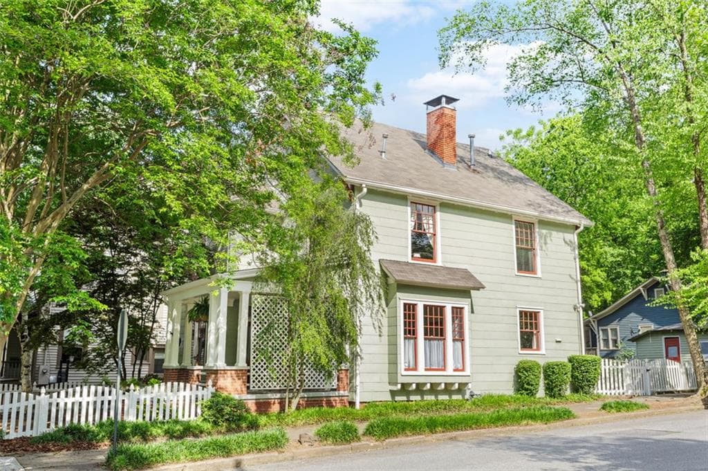 4 bedroom, 3 bathroom, 3,200 sq ft single family residence sold at 1027 EUCLID Avenue, Atlanta, GA 30307