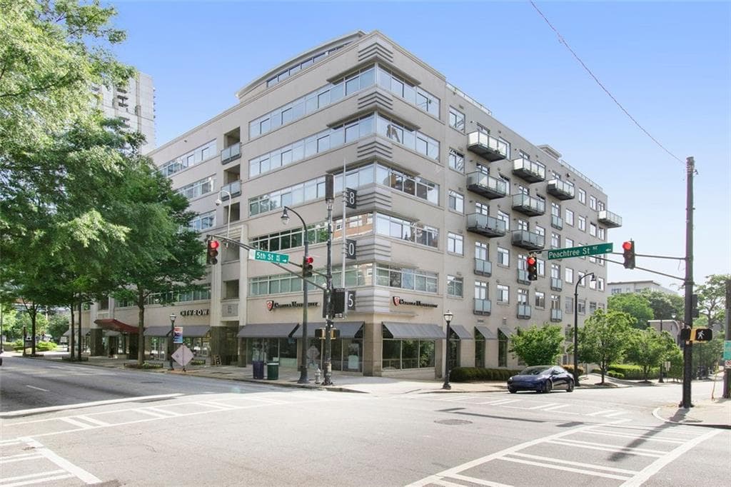 1 bedroom, 1 bathroom, 1,175 sq ft condominium sold at 805 Peachtree Street 106, Atlanta, GA 30308