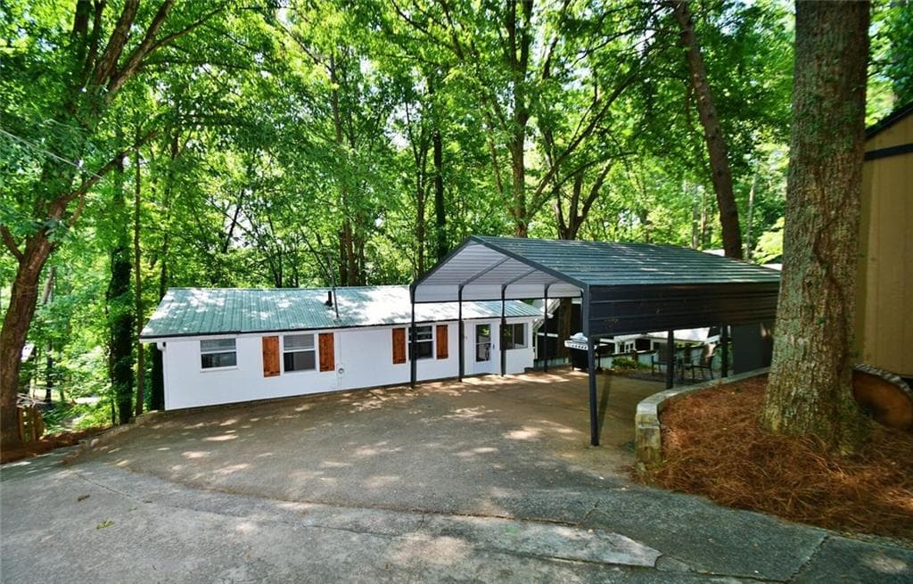 6259 Lakeview Drive, Buford, GA 30518 — most recent listing photo